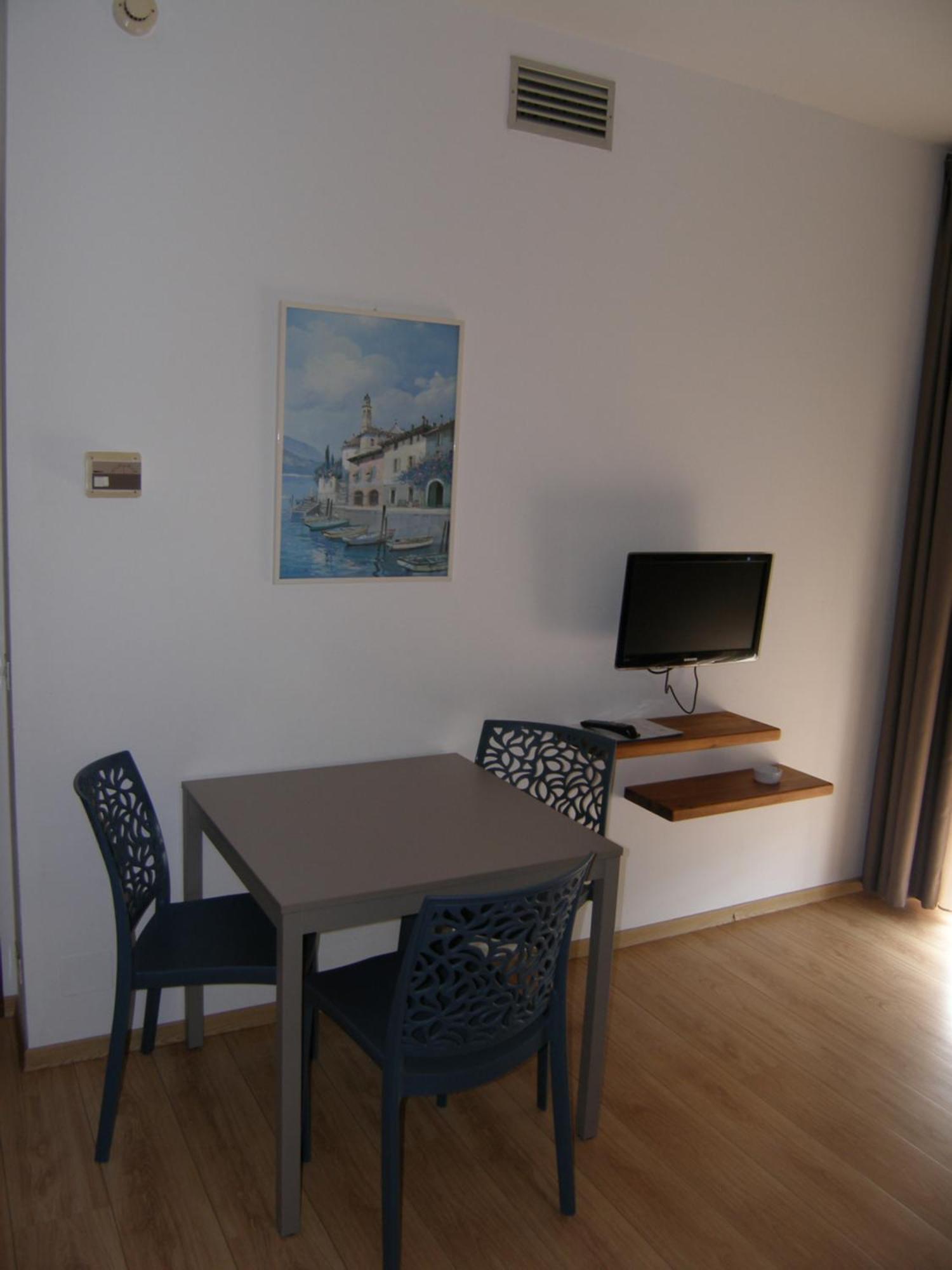 Rta Doria Aparthotel Garda  Exterior photo